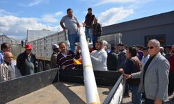 Başkan Böcek zor günde üreticinin yanında