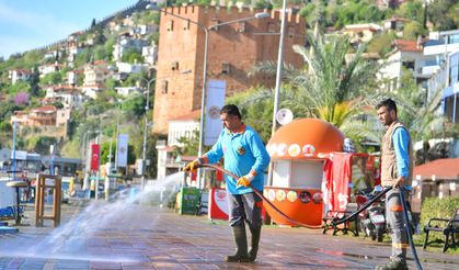 ALANYA BELEDİYESİ’NDEN BAYRAM TEMİZLİĞİ