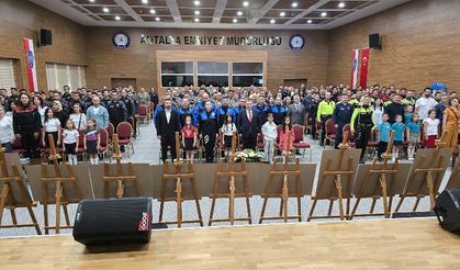 “Çocuk Gözüyle Polis” Temalı Resim Yarışmasında Derece Alan Öğrencilere Ödülleri Törenle Verildi