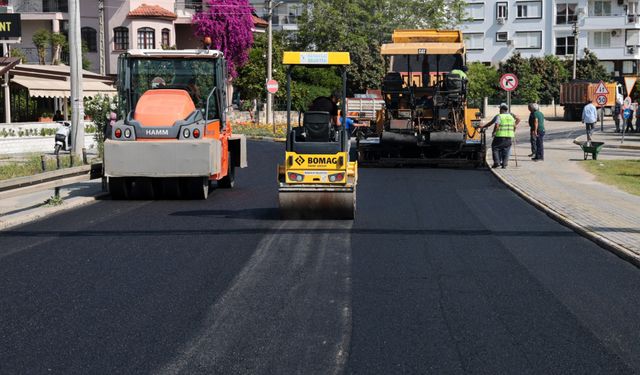 MANAVGAT BELEDİYESİ, YOL YENİLEME ÇALIŞMALARINA DEVAM EDİYOR