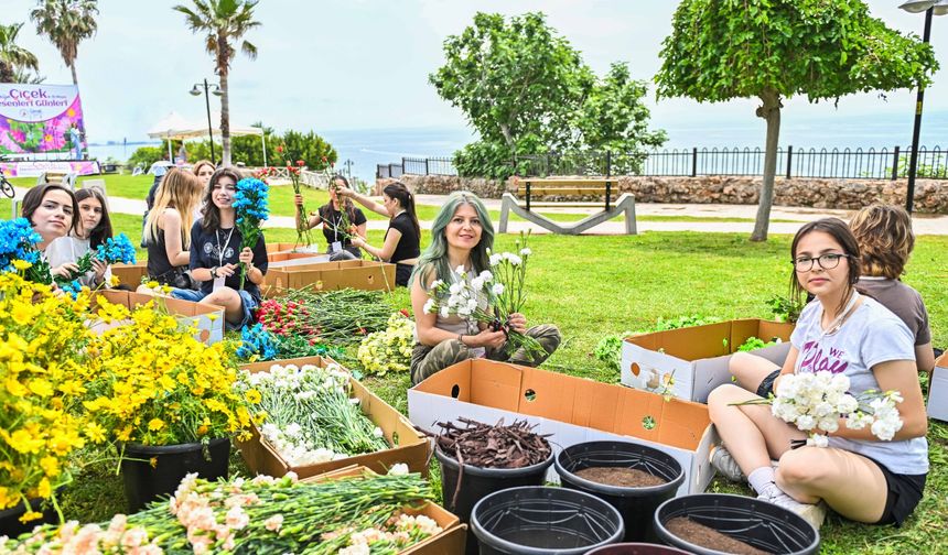 Antalya’da ‘Çiçek Desenleri Günleri’ başladı