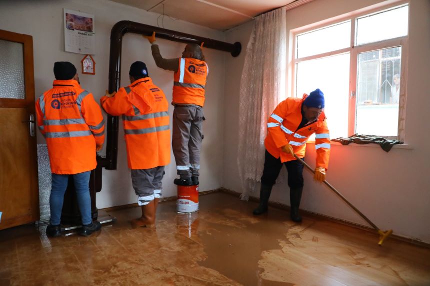 Başkan Sel Mağdurları Nakit Destek (2)