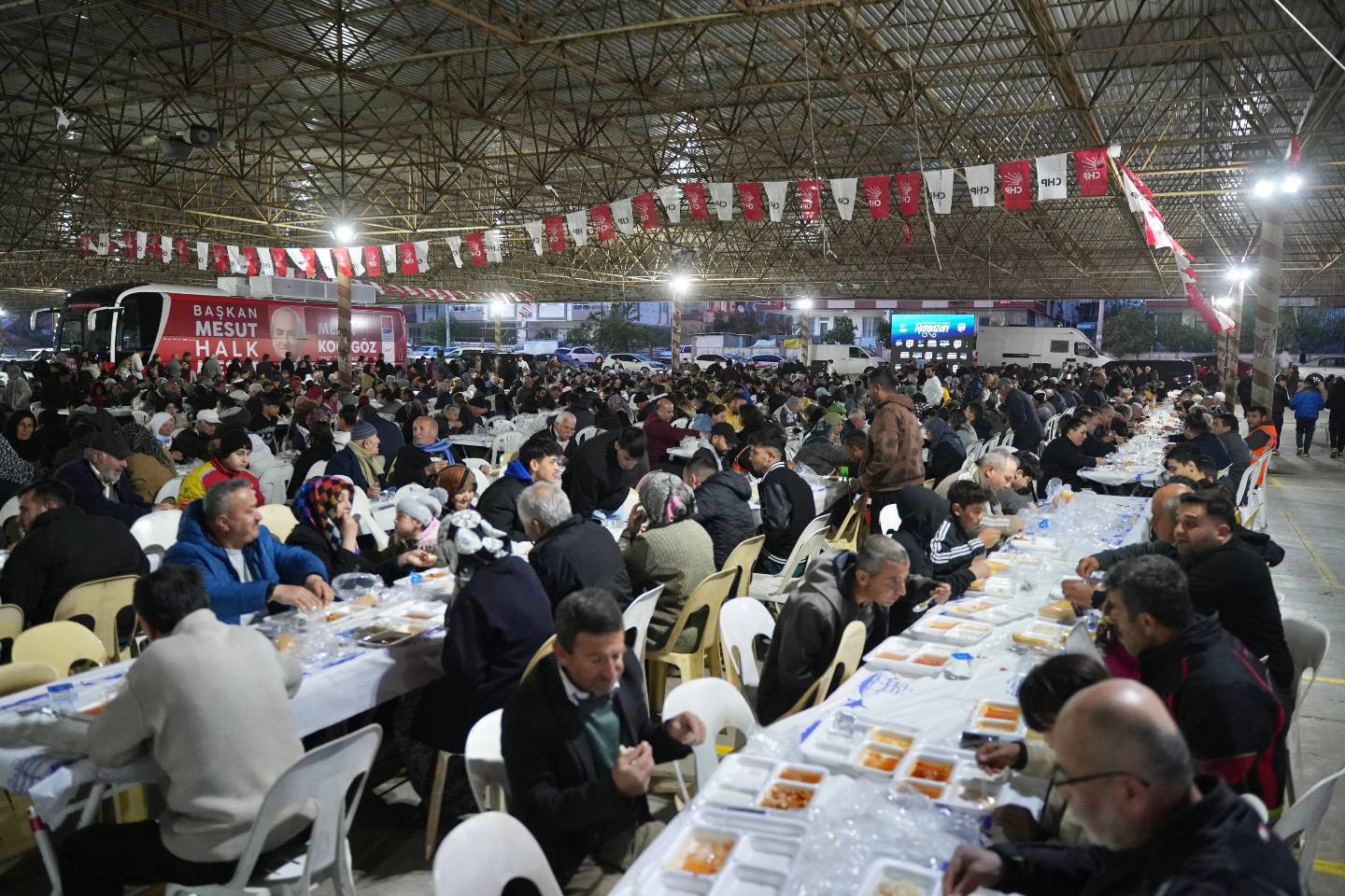 Mesut Kocagöz Göçerler Iftar 02